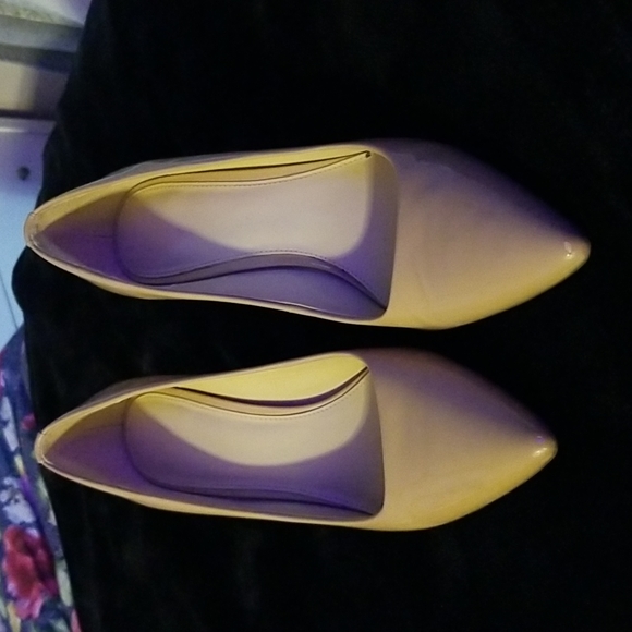 Mk cream heels